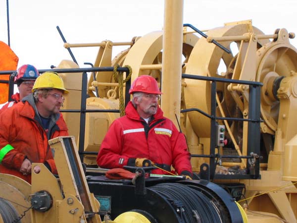 Feeding the Vectran mooring line over the winch