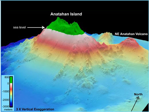 EM300 and SB2000 multibeam bathymetry of the Anatahan Island vicinity