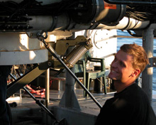 Dr. Murray Roberts prepares to enter the stern compartment of the
Johnson-Sea-Link submersible for his first dive.