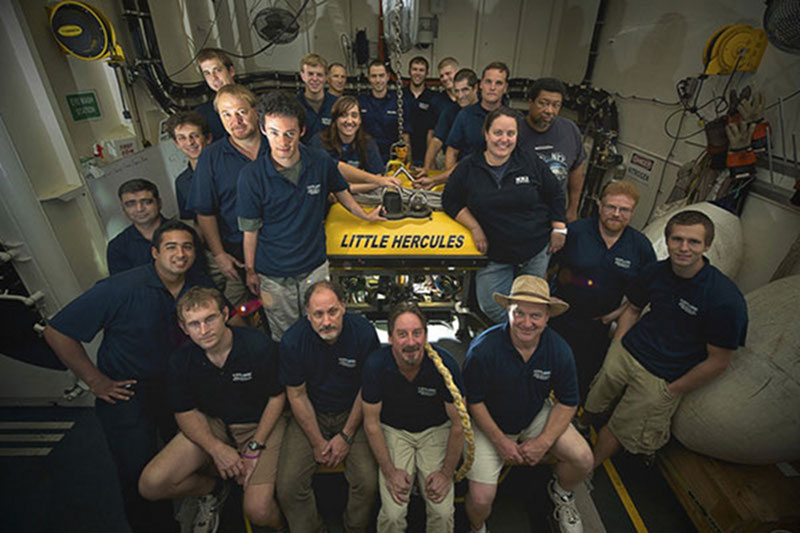 It is impossible to get a photo with entire Galápagos Rift Expedition Team, but this image by Carl VerPlanck captures many of the shipboard personnel.